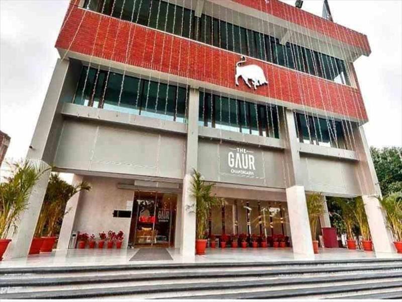 The Gaur Hotel Chandīgarh Exterior foto